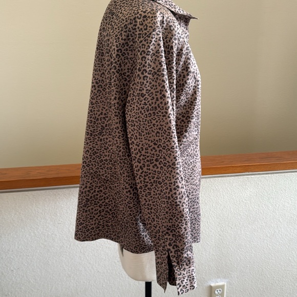 Chicos all season coolmax no iron leopard button down top size 2 - Picture 4 of 8